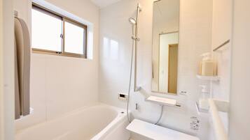 Basic House | 1 bedroom, free WiFi, bed sheets