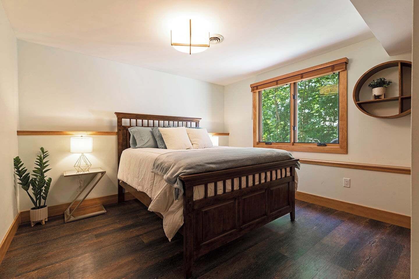 3 bedrooms, iron/ironing board, travel crib, free WiFi