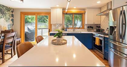 Beautifully updated home with mountain views state-of-the-art kitchen!