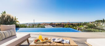 Villa Flamingo - Modern Villa in Los Flamingos