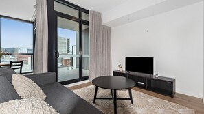 Living area - Leilani - The West Franklin Panorama Apartment (Adelaide)