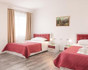 Premium bedding, in-room safe, desk, soundproofing - Dora Residence (Tirana)