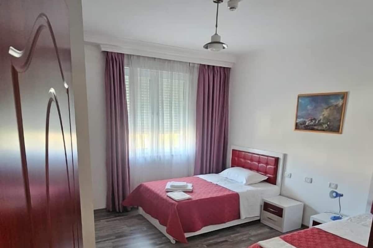 Premium bedding, in-room safe, desk, soundproofing