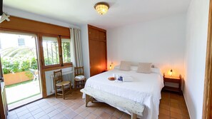 4 Schlafzimmer, Bügeleisen/Bügelbrett, kostenloses WLAN, Bettwäsche