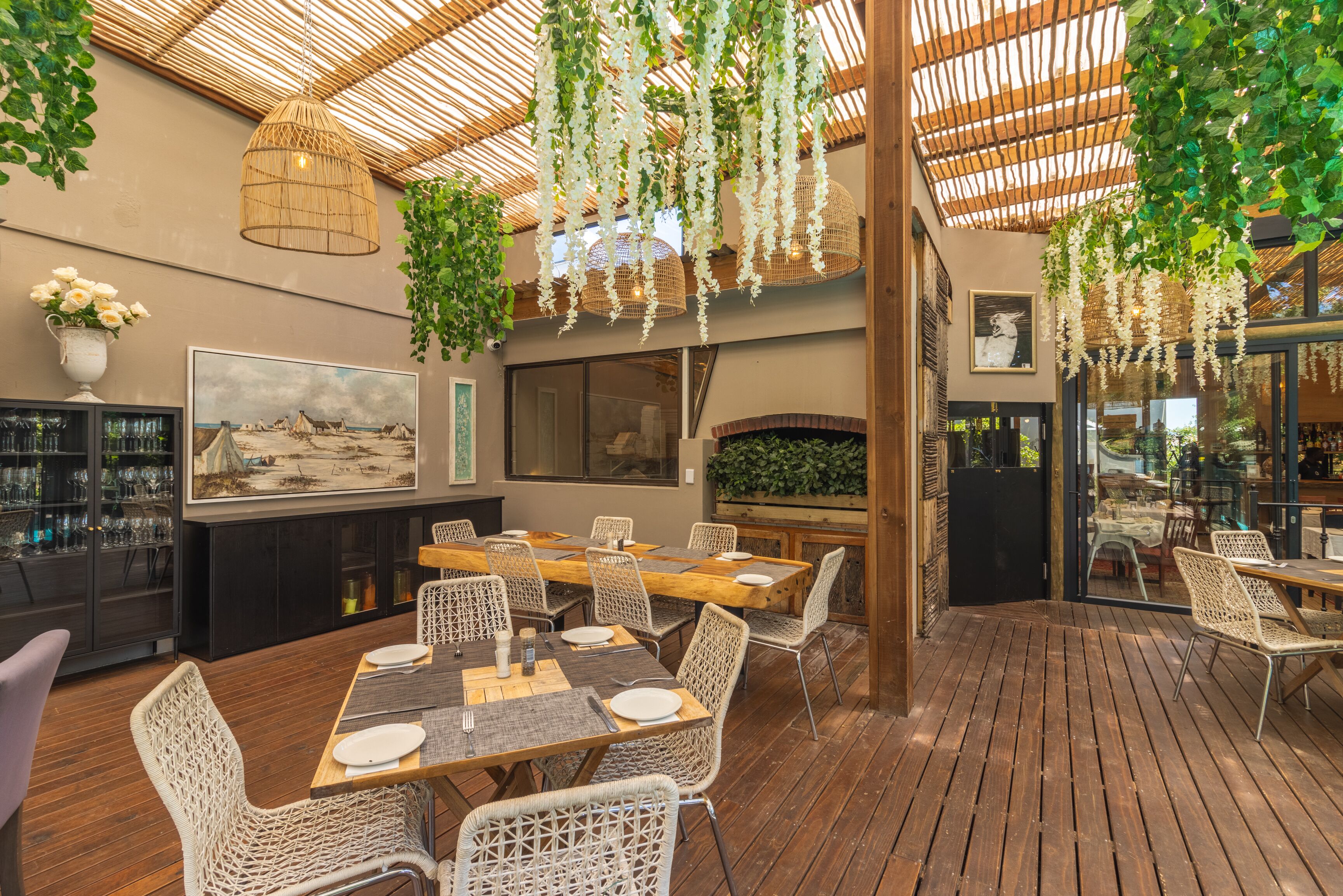 International cuisine, pool views 