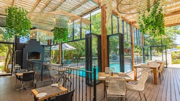 International cuisine, pool views