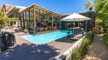 International cuisine, pool views