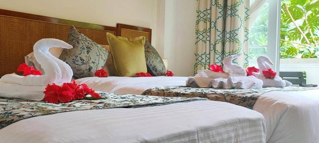 Ropa de cama de alta calidad, colchones viscoelásticos, minibar