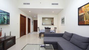 Standard Apartment | Dining room - 1 Bedroom Apartment in La Vista 3 (Dubai)