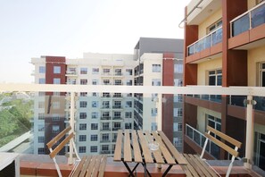 Terrace/patio - 1 Bedroom Apartment in La Vista 3 (Dubai)