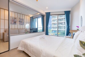 Individually decorated, individually furnished, desk, laptop workspace - The Sea 46 Homestay Vung Tau (Ho Chi Minh City)