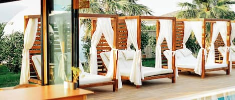 Bar junto a la alberca