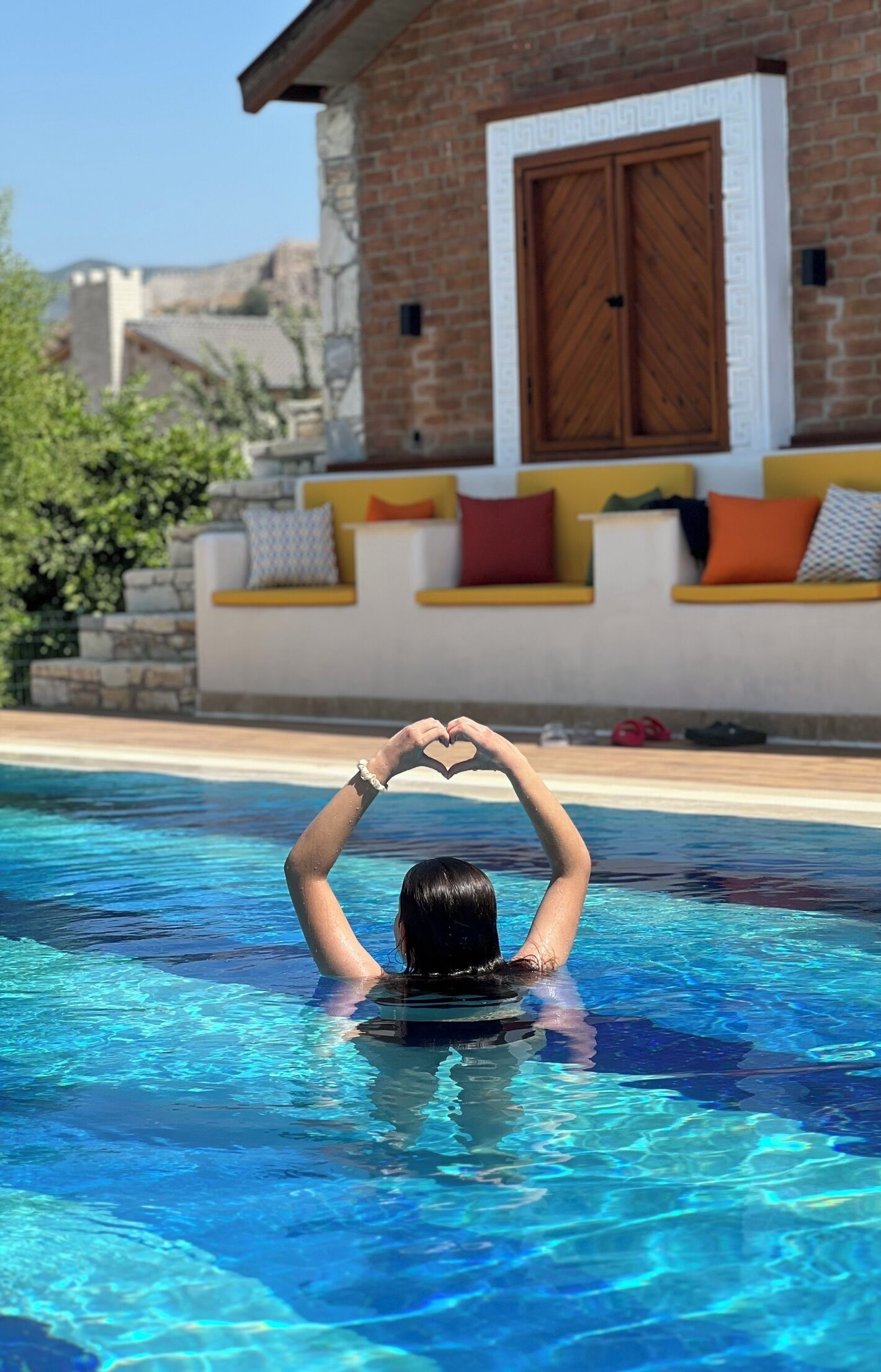5 piscinas externas, barracas de cortesia, guarda-sóis