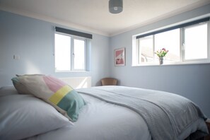 2 bedrooms, iron/ironing board, travel cot, WiFi