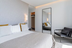 4 habitaciones, tabla de planchar con plancha, wifi y ropa de cama 
