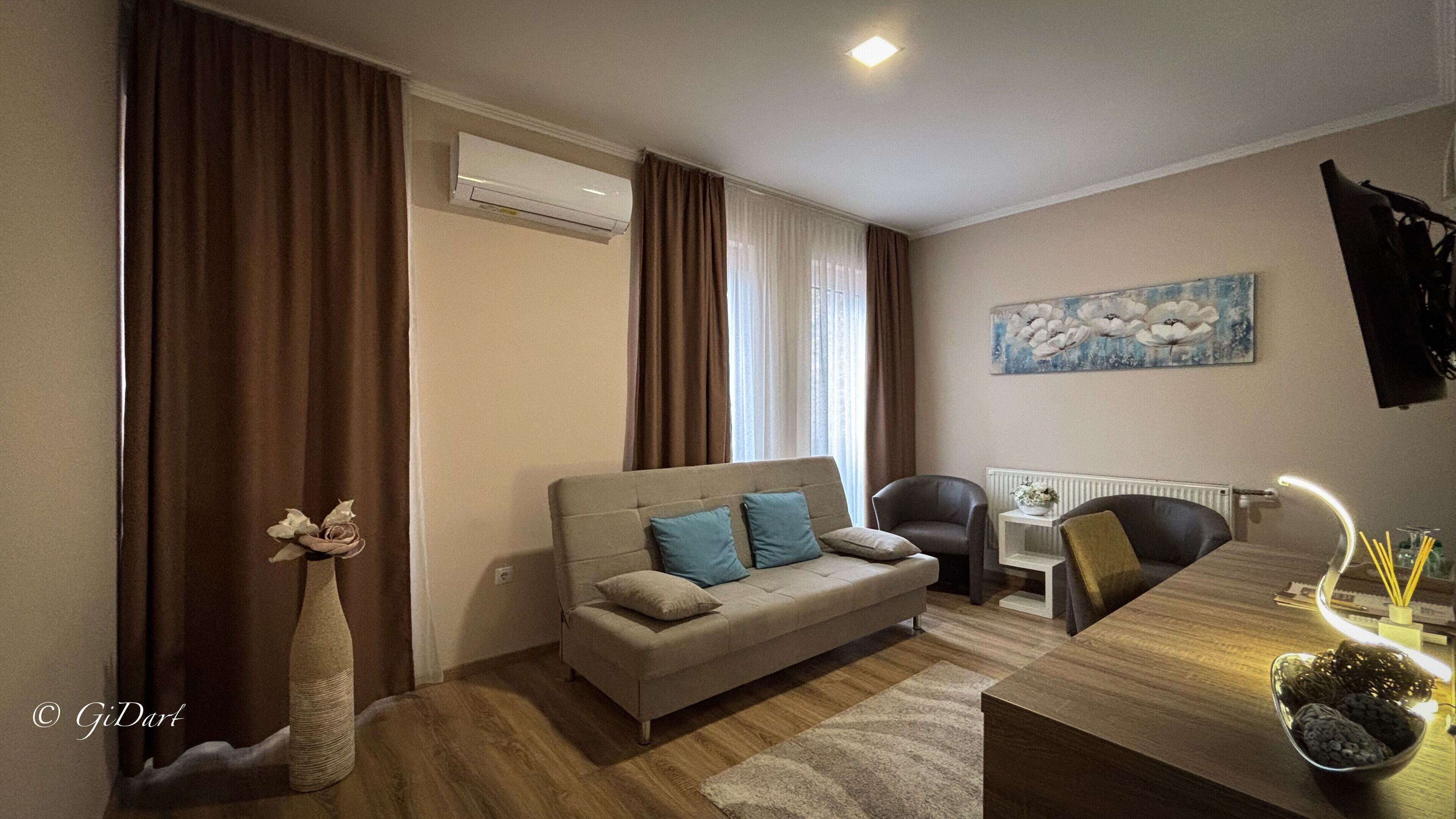 Exclusive Suite, 1 Queen Bed with Sofa bed | Living area