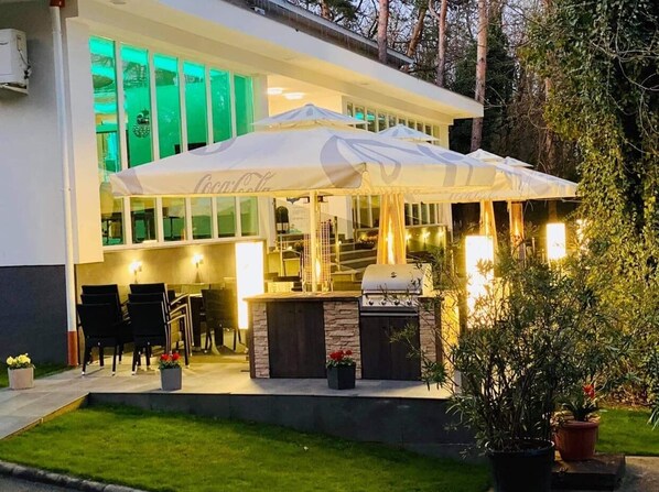 Breakfast, lunch, dinner served; Modern European cuisine  - Fenyves Konferencia és Wellness Hotel (Baktalórántháza)
