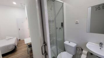 Comfort Double Room, 1 Double Bed, Non Smoking | Bathroom