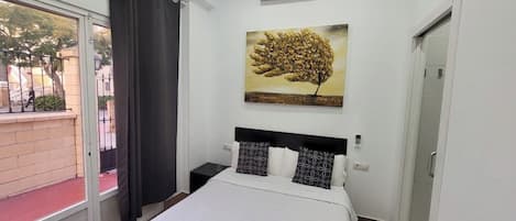 Habitación doble superior, 1 cama doble, no fumadores | Edredones de plumas y wifi gratis