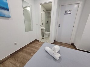 Junior Double Room, 1 Double Bed, Non Smoking, Private Bathroom | Down comforters, free WiFi