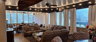 Large Mediterranean pool, river, basketball, sleeps 26, 8 bedrooms