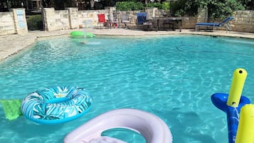 Piscine extérieure