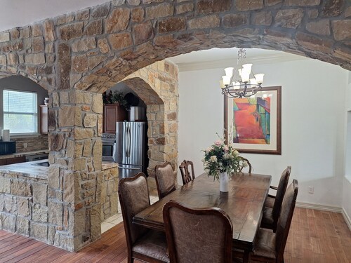 Large River Home with private pool, basketball court, private, pool table