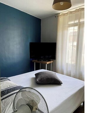 1 Schlafzimmer, Schreibtisch, Bügeleisen/Bügelbrett, kostenloses WLAN