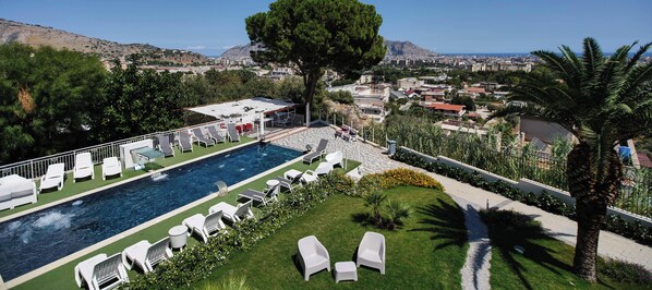 Outdoor pool - Villa in Palermo with swimming pool and whirlpool (Palermo)