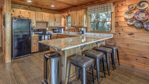 Casa, 3 habitaciones | Cocina privada