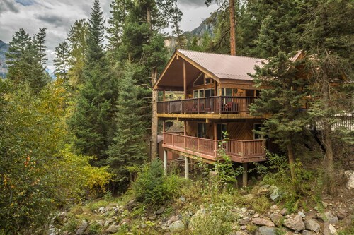 Creekside Hidden Gem | Close to Downtown Ouray | Two Decks | STR2025-028