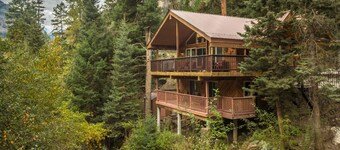 Creekside Hidden Gem | Close to Downtown Ouray | Two Decks | STR2025-028