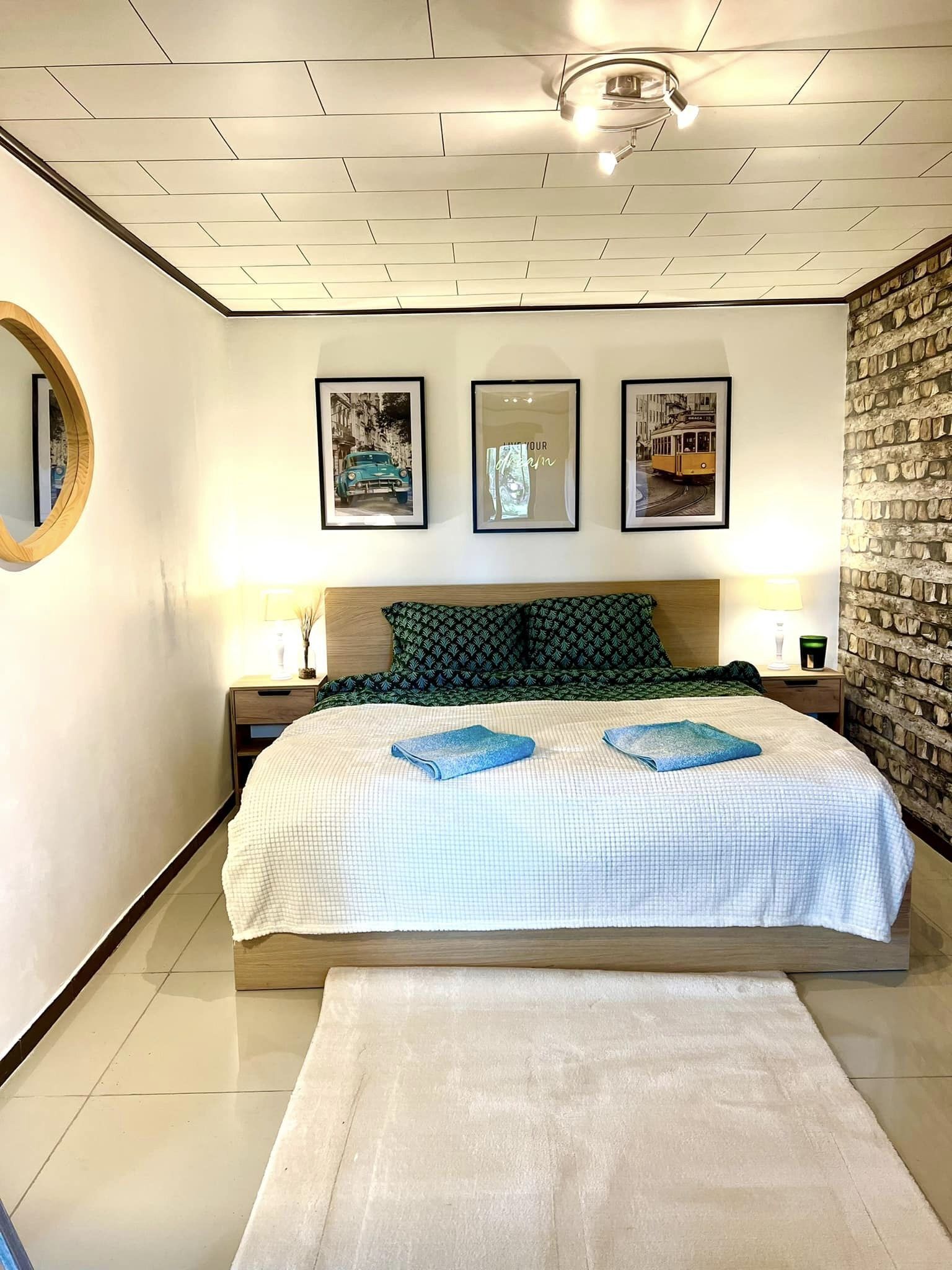 4 slaapkamers, reisbedje, wifi, beddengoed