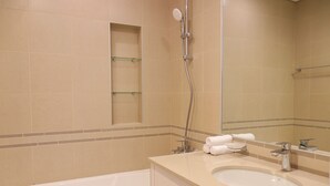 Unclassified image, 4 of 7, button - 1 Bedroom Apartment in Hayat Boulevard (Dubai)
