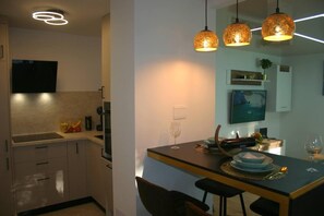 Căn hộ, 1 giường cỡ queen và sofa giường | Bếp riêng | Tủ lạnh, lò vi sóng, lò nướng, bếp nấu