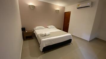 5 habitaciones y caja de seguridad en la habitación