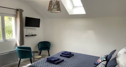 Charmante Maisonnette au Bord de la Mayenne