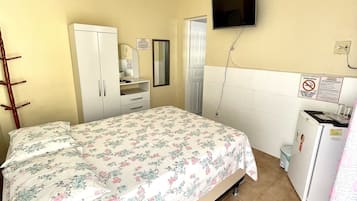 Double Room | Iron/ironing board, free WiFi