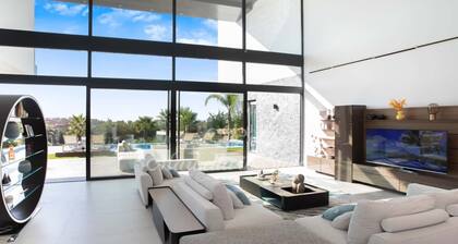 Villa Michaela - Luxury Modern 4 bedroom Front-golf villa