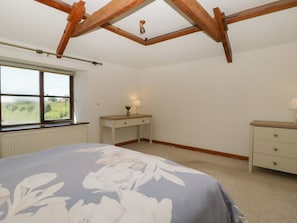 3 habitaciones, decoración personalizada y muebles diferentes 