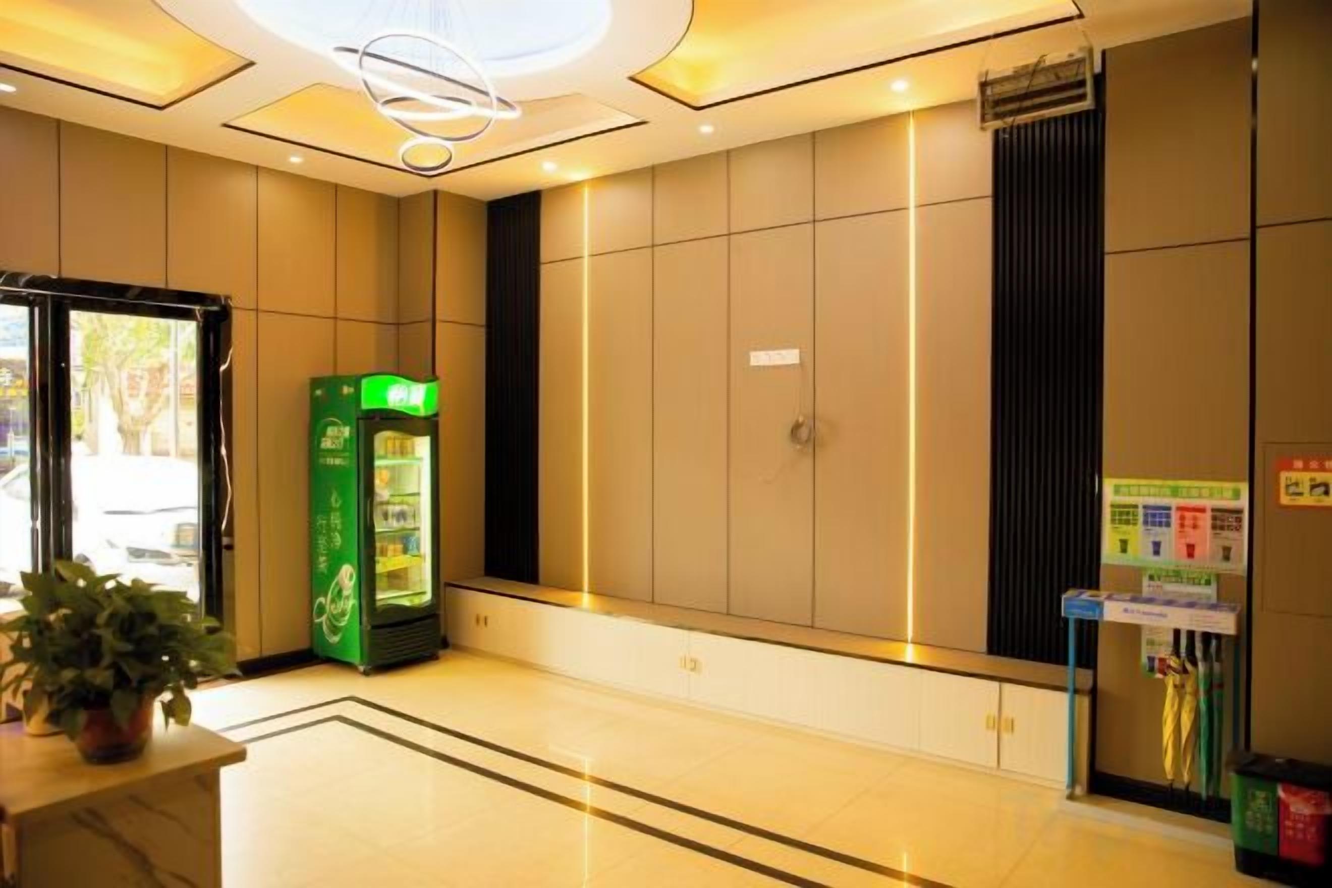 المنشأة من الداخل