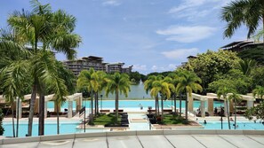 Pool - Stylish Condo with Feel at Home vibes close to the Beach (Nasugbu)