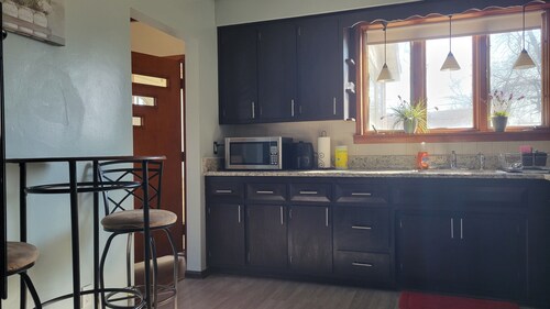 Cozy, king and queen bed Indiana home!