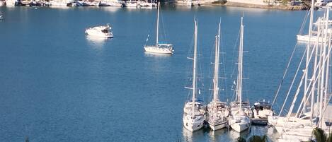 Apartment, 1 Bedroom, Non Smoking, Sea View | 1 bedroom, desk, free WiFi, bed sheets