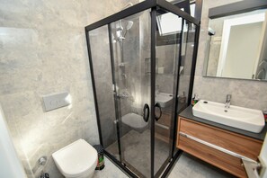 Panoramic Apartment, Non Smoking, Sea View | Bathroom - DUYGU APART (Fethiye)