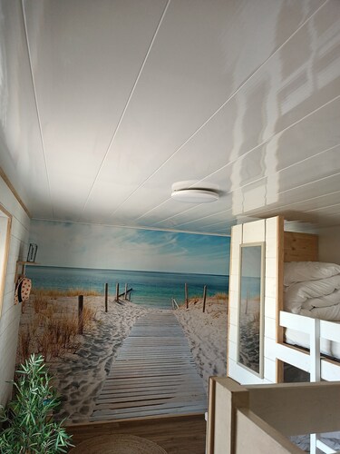 Small cocooning house 88 meters from the beach with garden