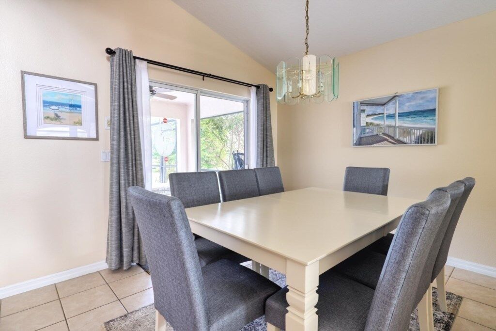 House, 4 Bedrooms | Dining