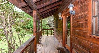 Creekside 2 Bedroom Cabin by RedAwning