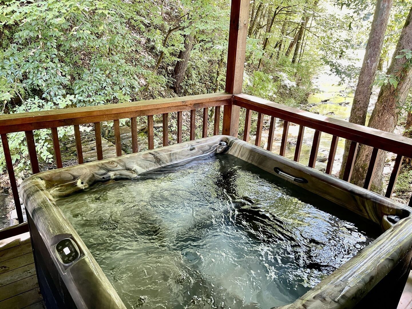Outdoor spa tub