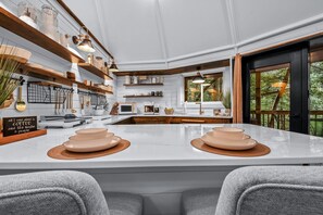 House, 1 Bedroom | Private kitchen | Fridge, oven, coffee/tea maker, toaster